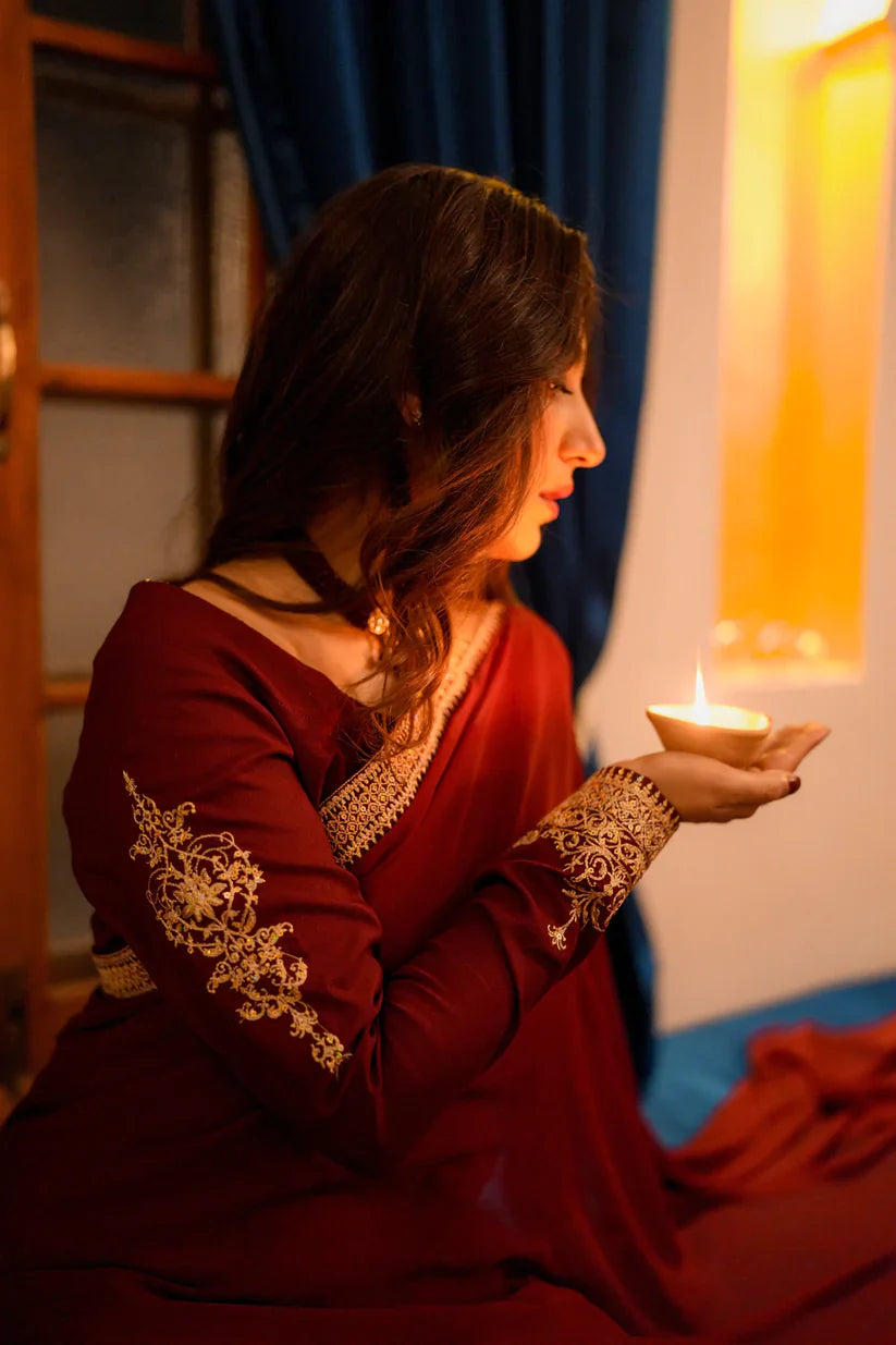 MOMAL-STICHED SAREEE